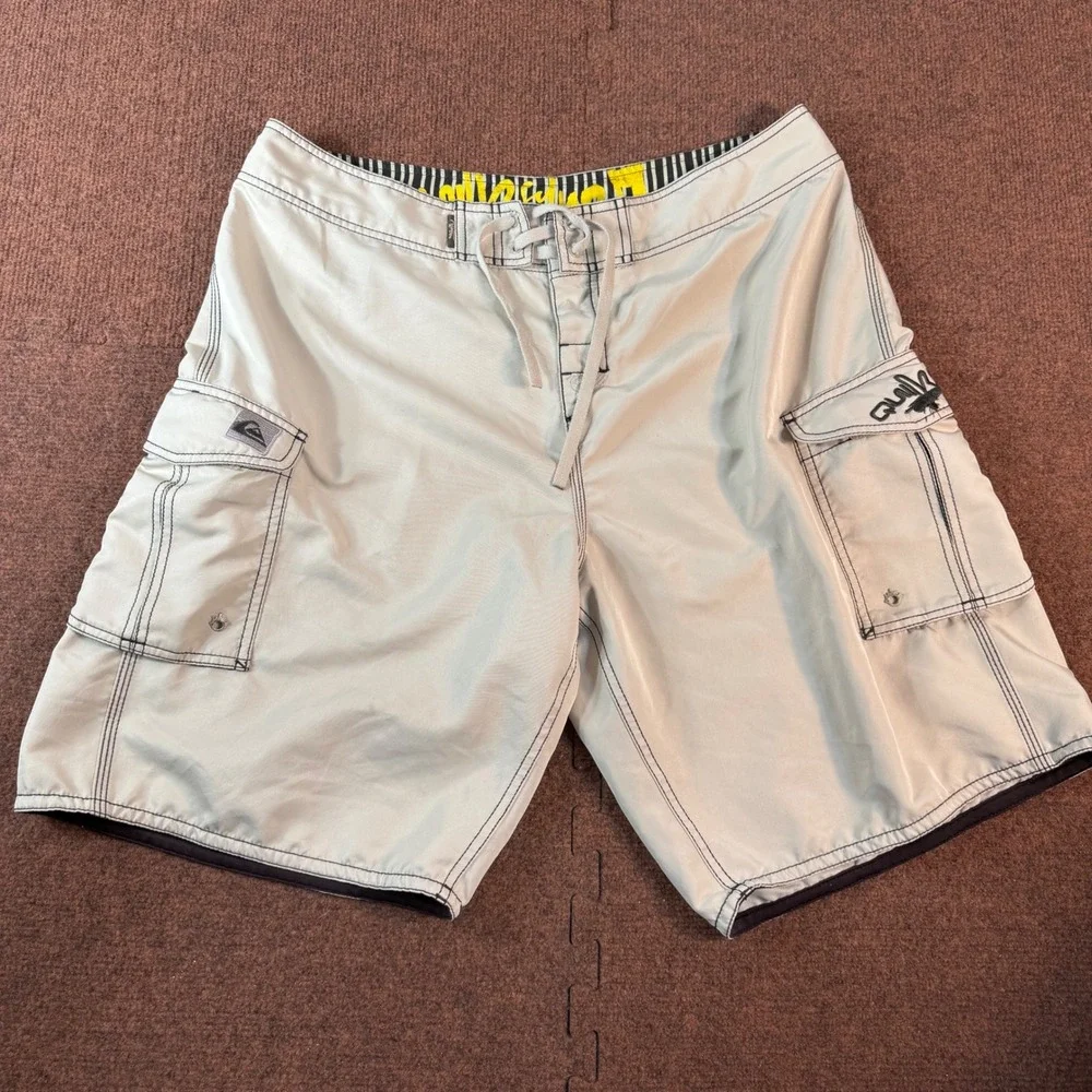 Quiksilver Mens Board Shorts Gray Cargo Pockets Surf Trunks Size 36 A+ gym fit